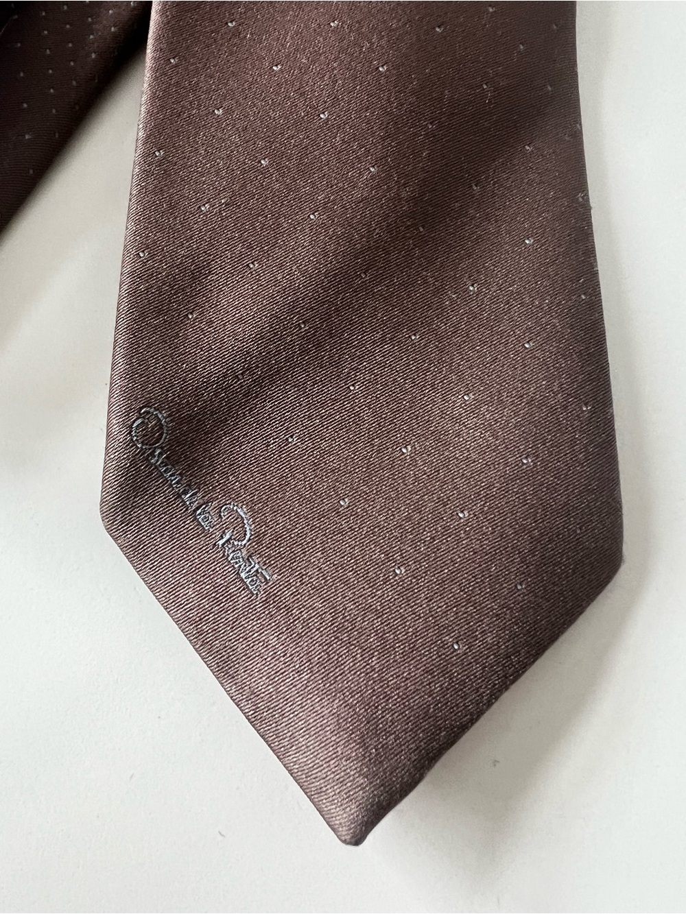 Oscar de la Renta Brown Silk Tie with Subtle Dot Texture